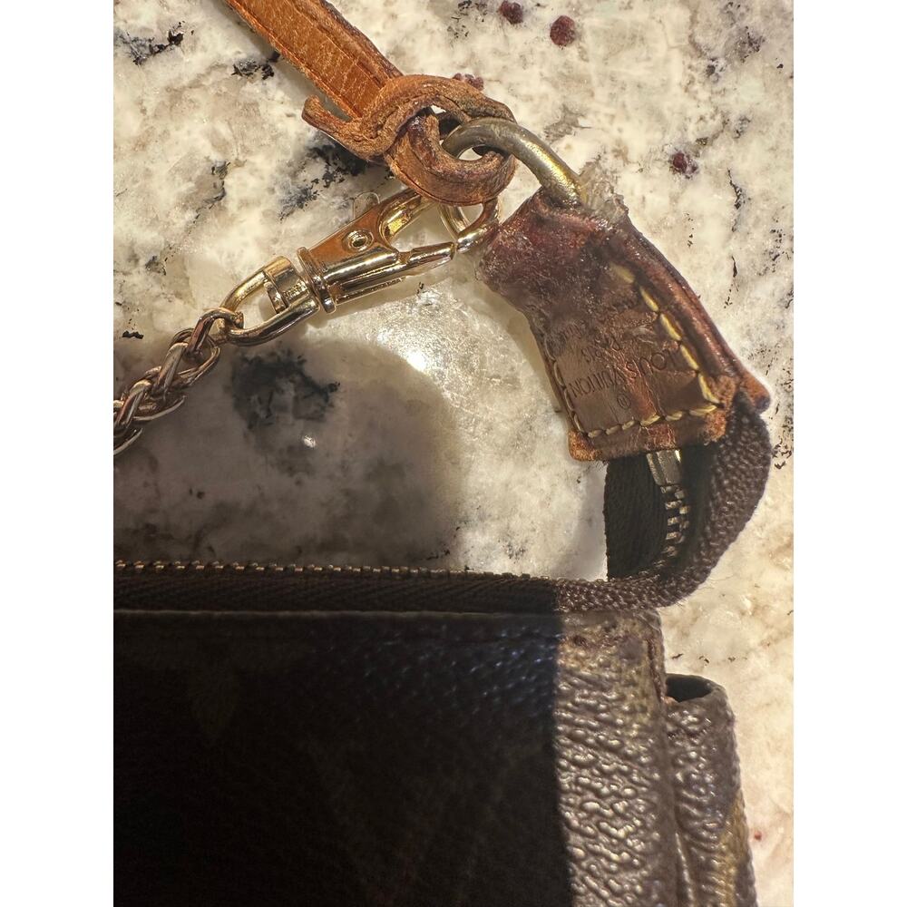 Louis Vuitton Pochette with Strap and Chain GUC COA - Picture 7 of 12